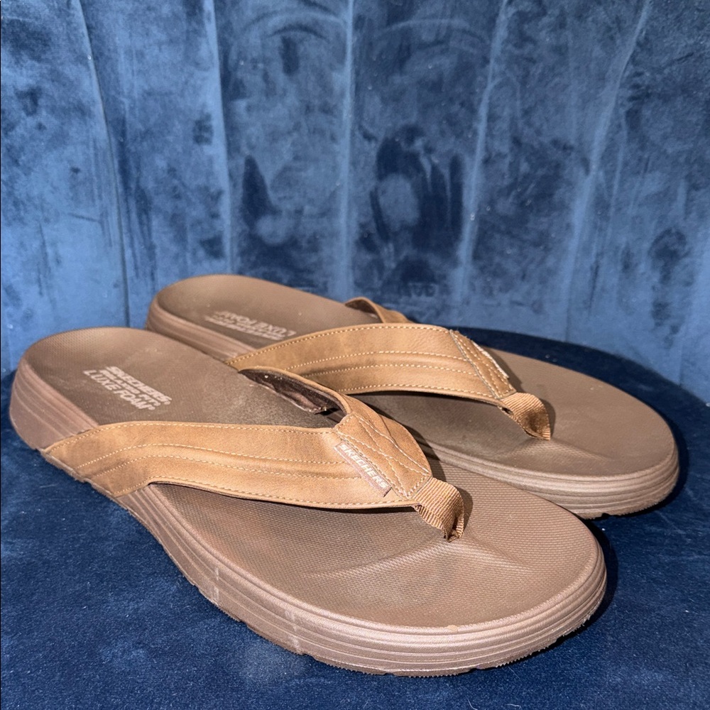 Men’s Skechers Brown Flip Flop Sandals Size 13 Relaxed Fit Luxe Foam Comfort